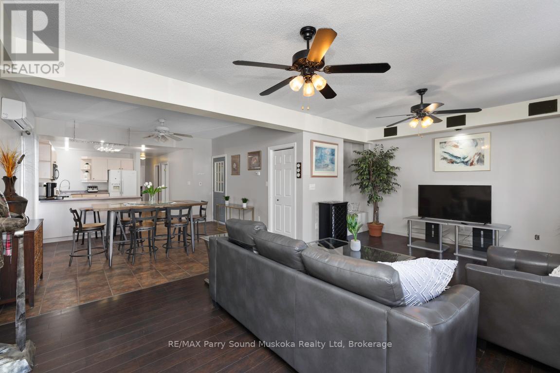 111 James Street, Parry Sound, Ontario  P2A 1T7 - Photo 8 - X12195918