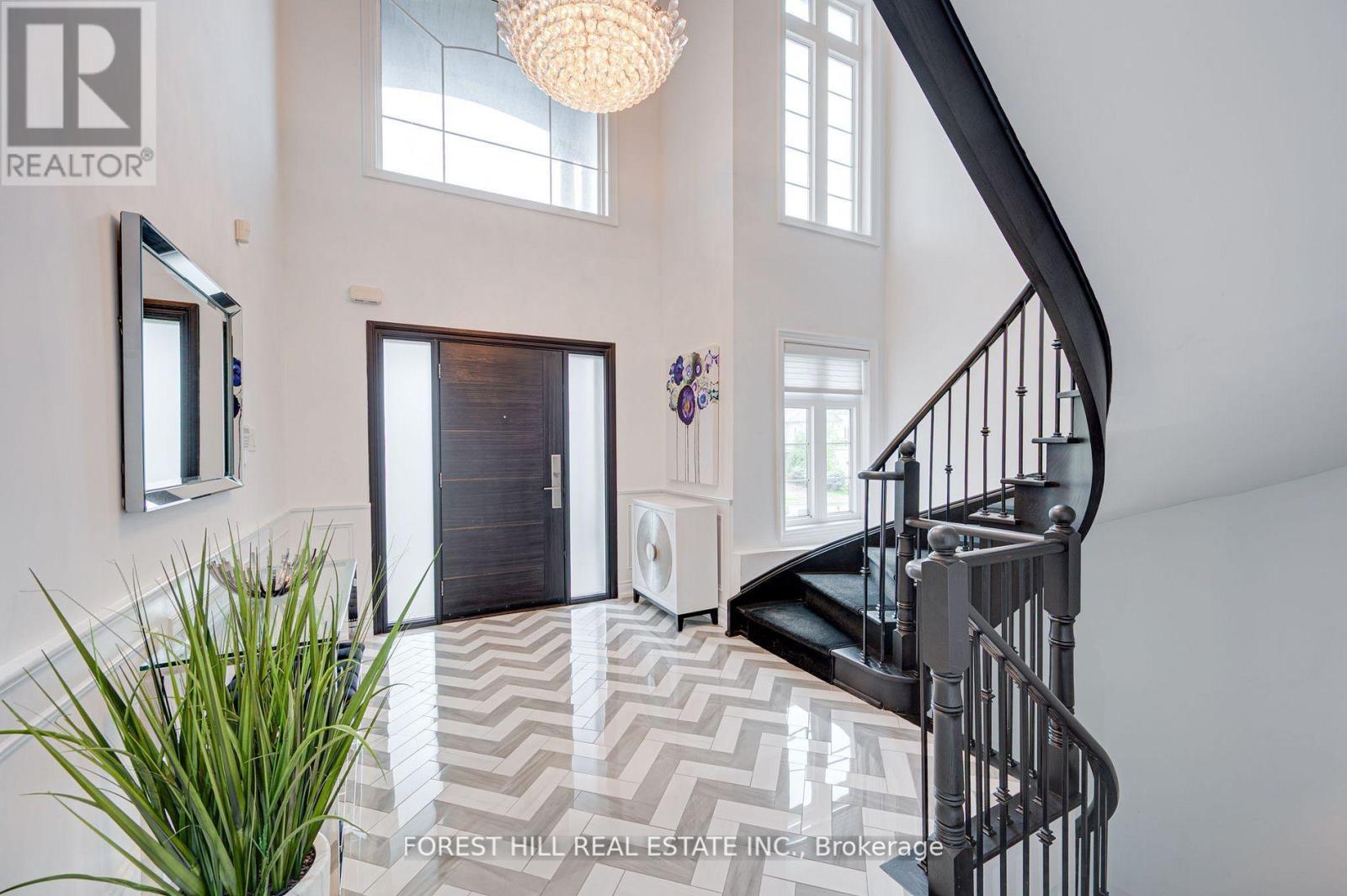 139 Ner Israel Drive S, Vaughan, Ontario  L4J 8Z7 - Photo 2 - N12195914
