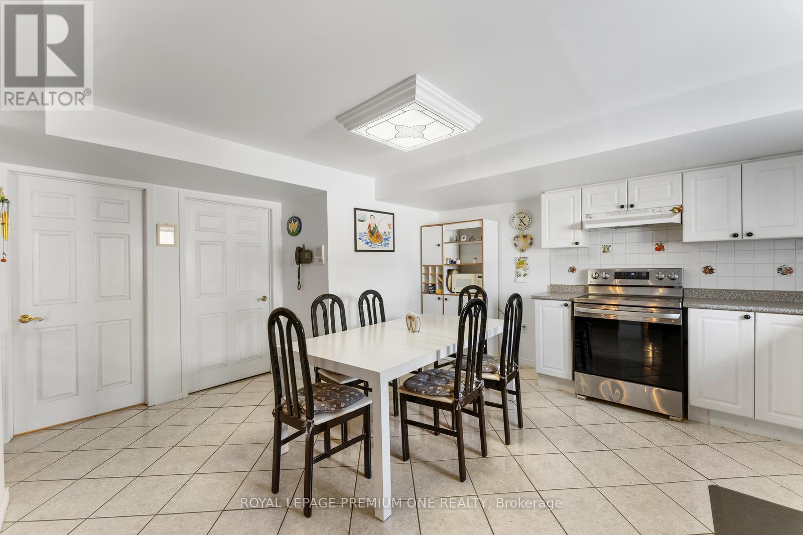 14 Carrick Avenue, Georgina (Keswick North), Ontario  L4P 3R4 - Photo 14 - N12195962