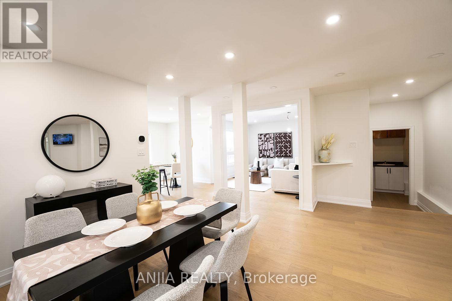 262 Helen Avenue, Markham (Village Green-South Unionville), Ontario  L3R 1K1 - Photo 13 - N12195989