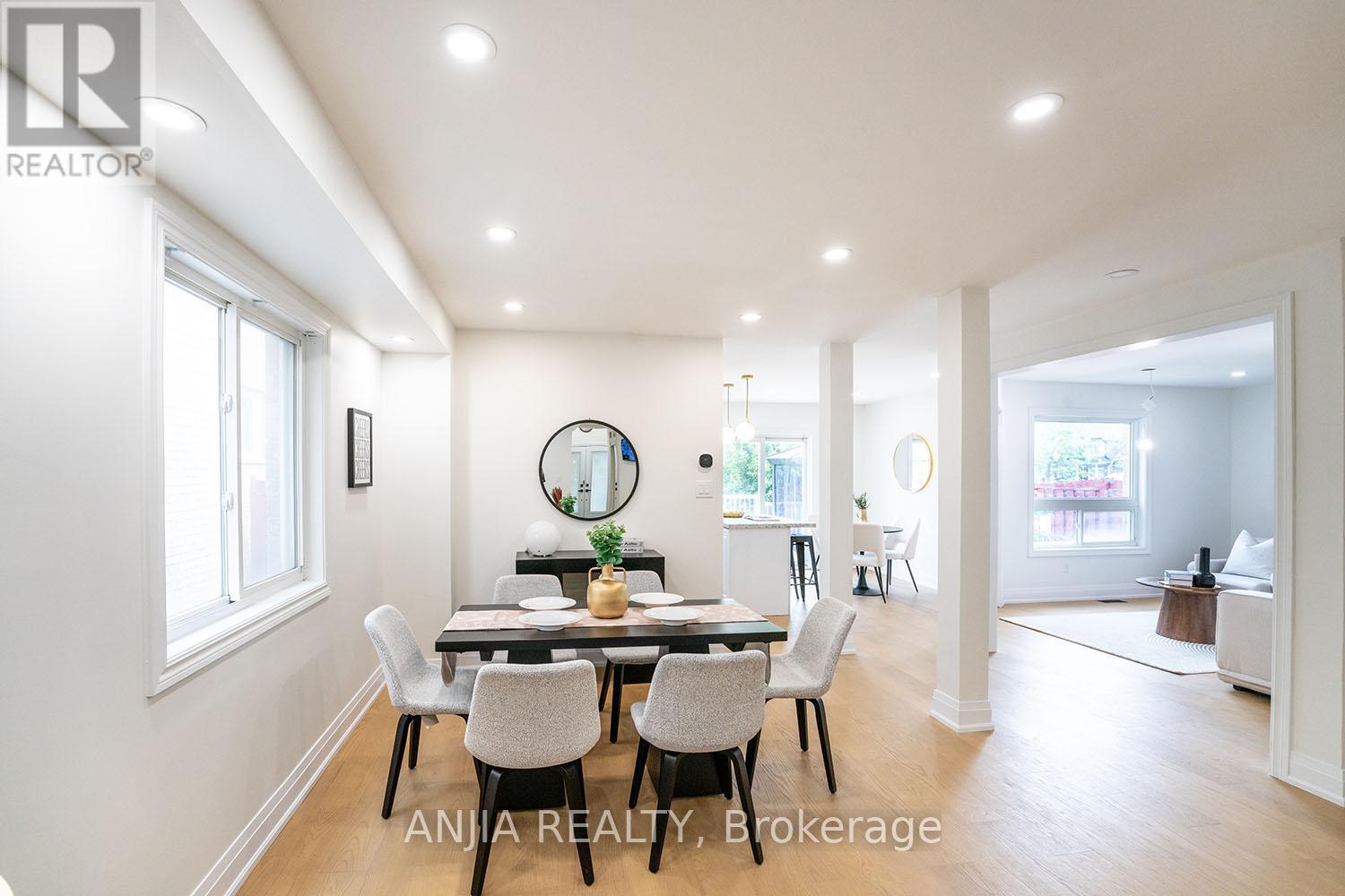262 Helen Avenue, Markham (Village Green-South Unionville), Ontario  L3R 1K1 - Photo 6 - N12195989