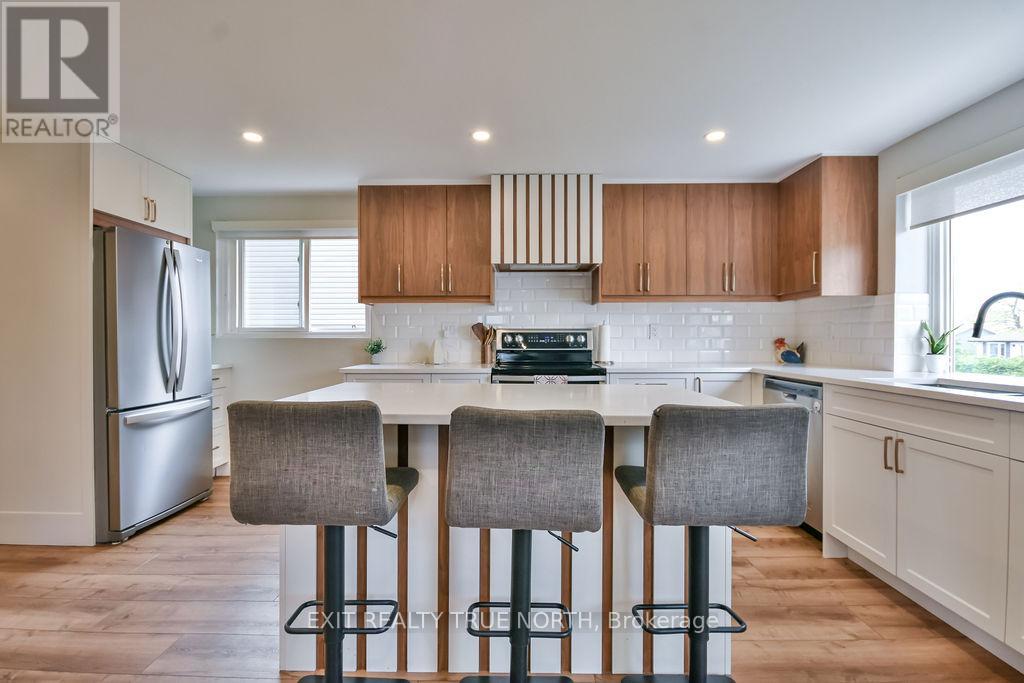 245 Letitia Street, Barrie, Ontario  L4N 4Y7 - Photo 6 - S12195864
