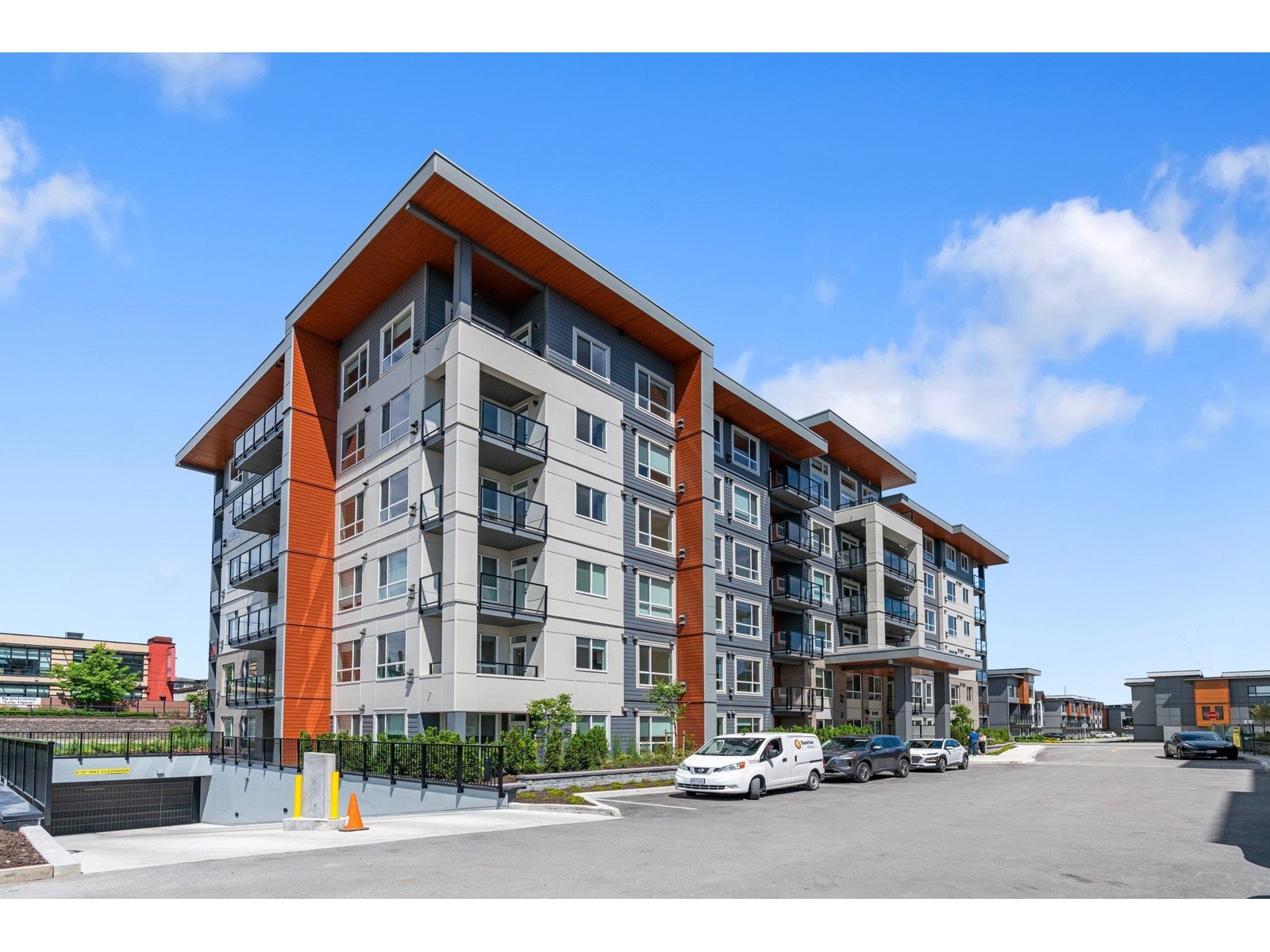 411 30490 Cardinal Avenue, Abbotsford, British Columbia  V2T 0C5 - Photo 1 - R3011108