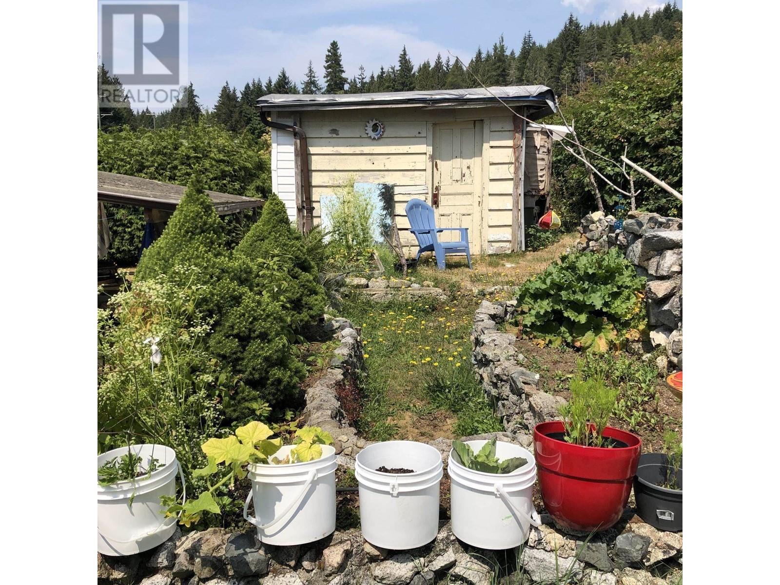5374 Sunshine Coast Highway, Sechelt, British Columbia  V7Z 0C4 - Photo 2 - R3009877