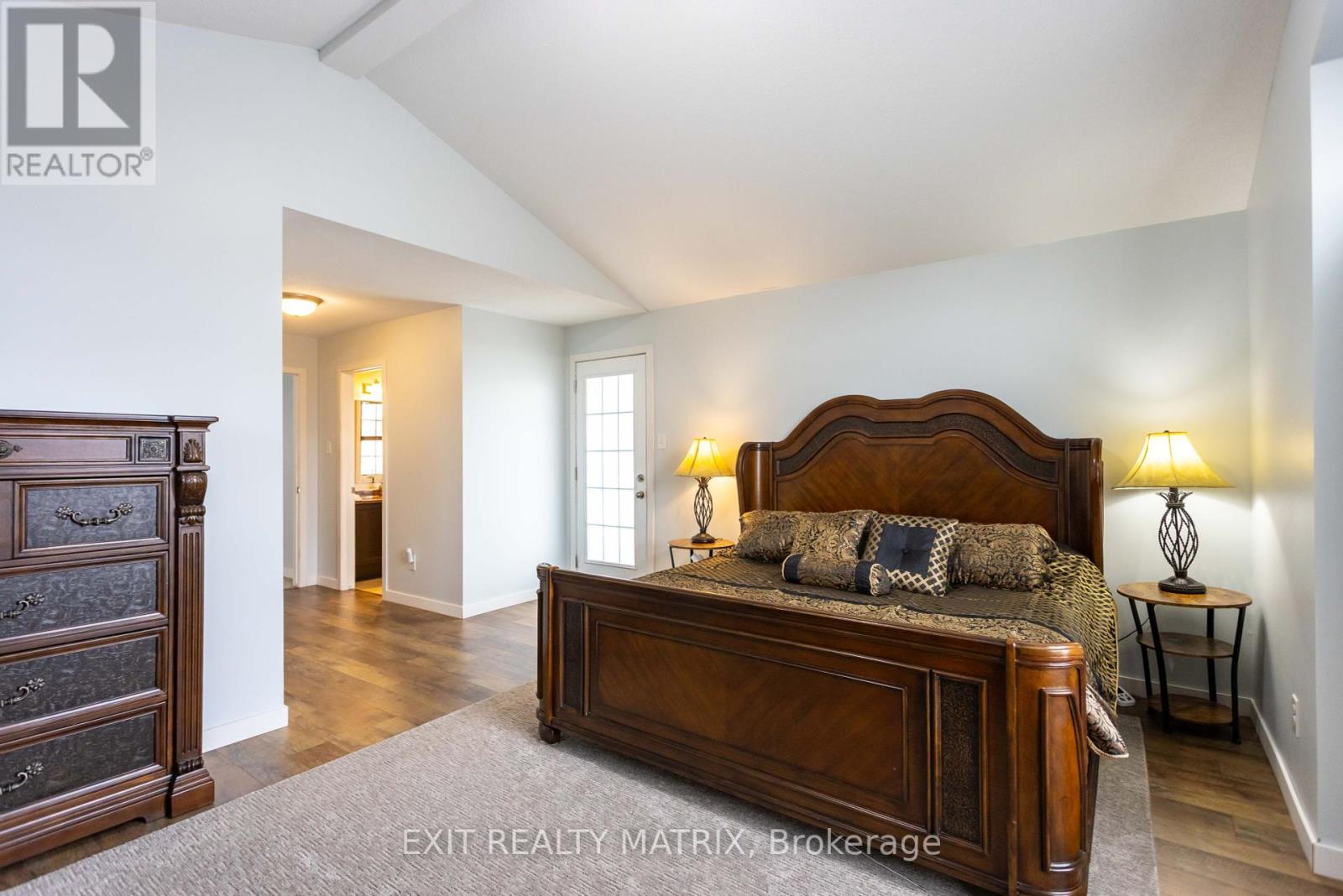 221 Hillpark High Street, Ottawa, Ontario  K1W 0B5 - Photo 23 - X12195531