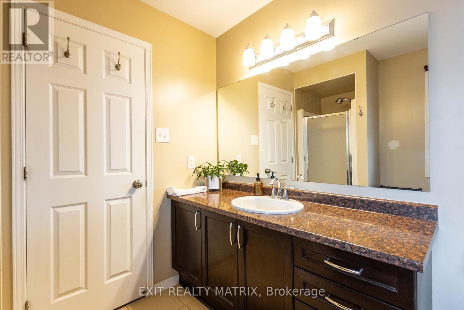 221 Hillpark High Street, Ottawa, Ontario  K1W 0B5 - Photo 26 - X12195531