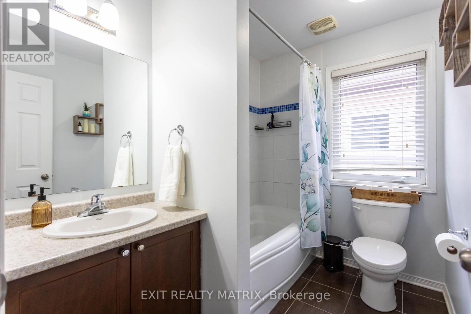 221 Hillpark High Street, Ottawa, Ontario  K1W 0B5 - Photo 31 - X12195531