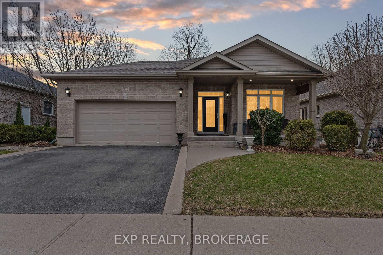 263 Honeywood Avenue, Kingston (Kingston East (Incl Barret Crt)), Ontario  K7K 7L4 - Photo 2 - X12196070