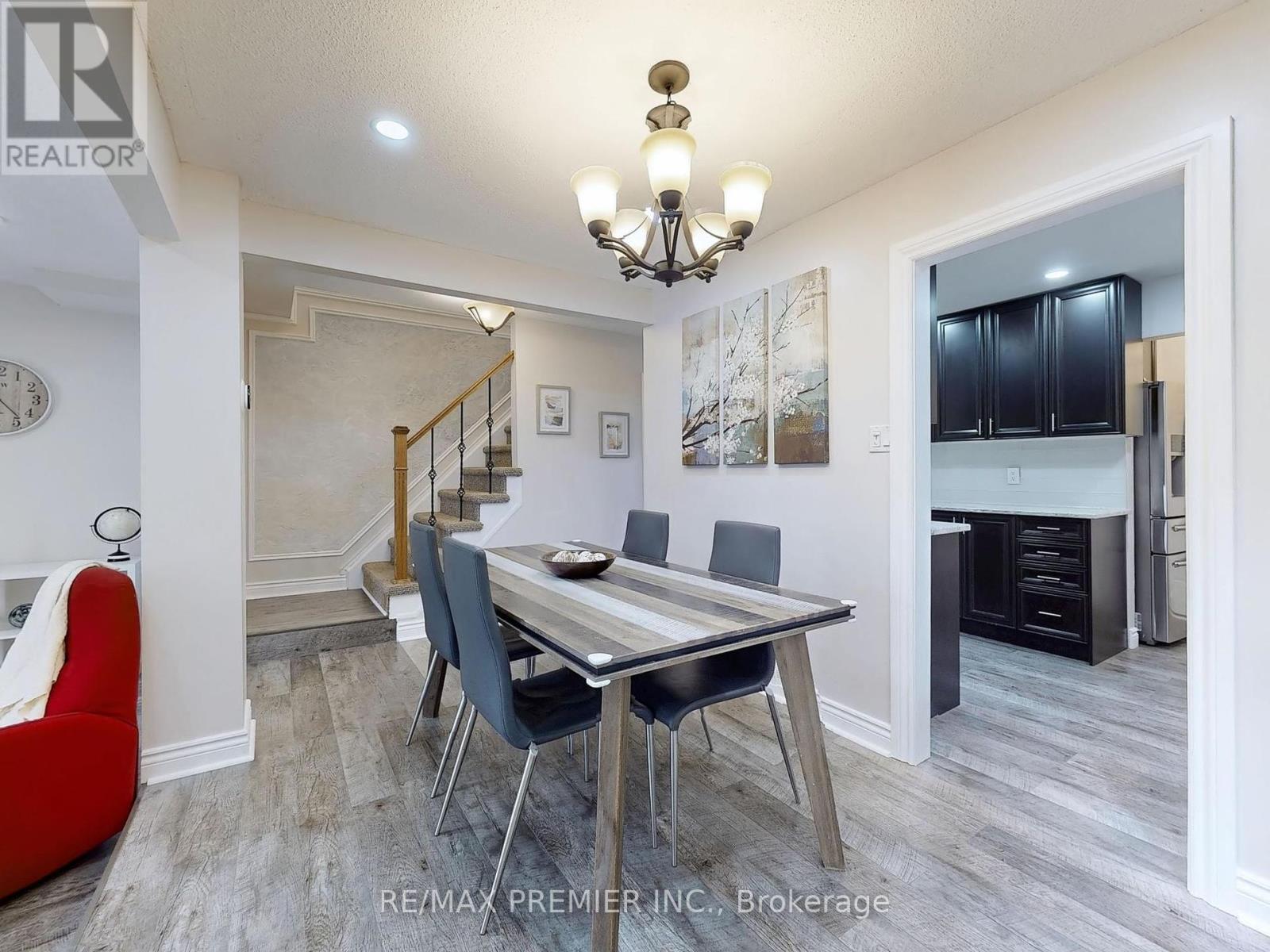 2683 Romark Mews, Mississauga, Ontario  L5L 2Z4 - Photo 5 - W12195869