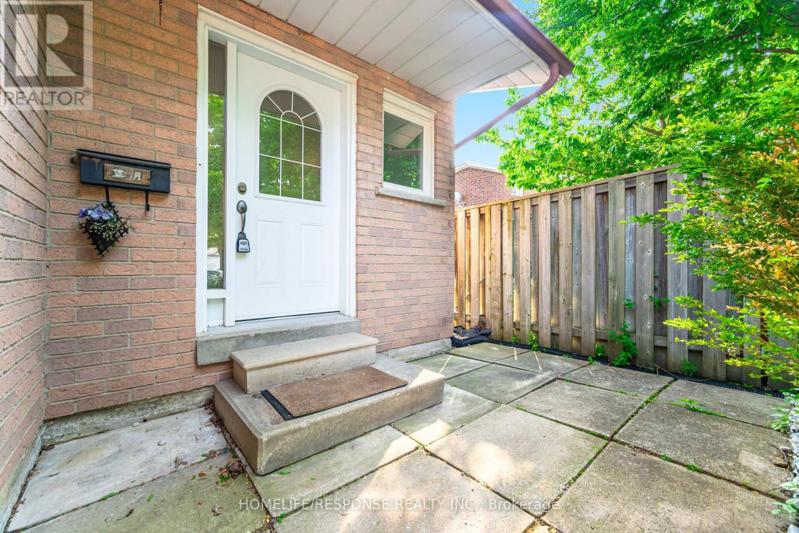 56 Mozart Crescent, Brampton, Ontario  L6Y 2W7 - Photo 7 - W12195883