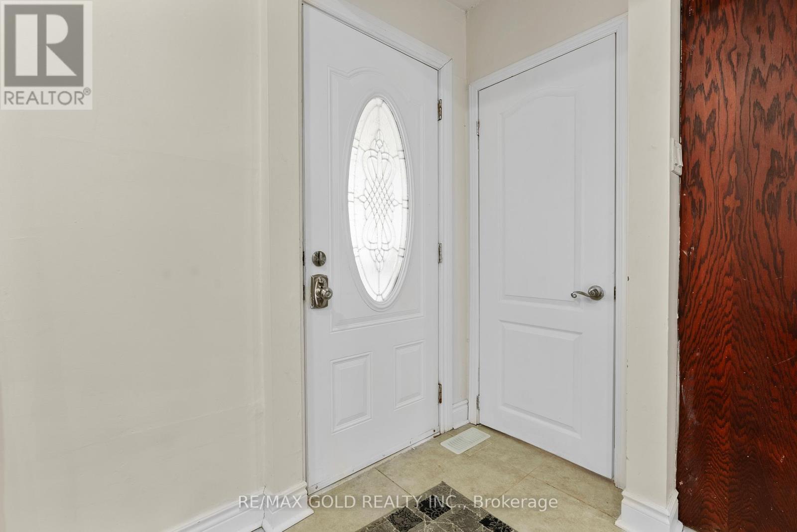 1328 Cawthra Road, Mississauga, Ontario  L5G 4K9 - Photo 8 - W12195909