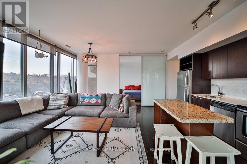 413 - 103 The Queensway Avenue, Toronto, Ontario  M6S 5B3 - Photo 8 - W12195920