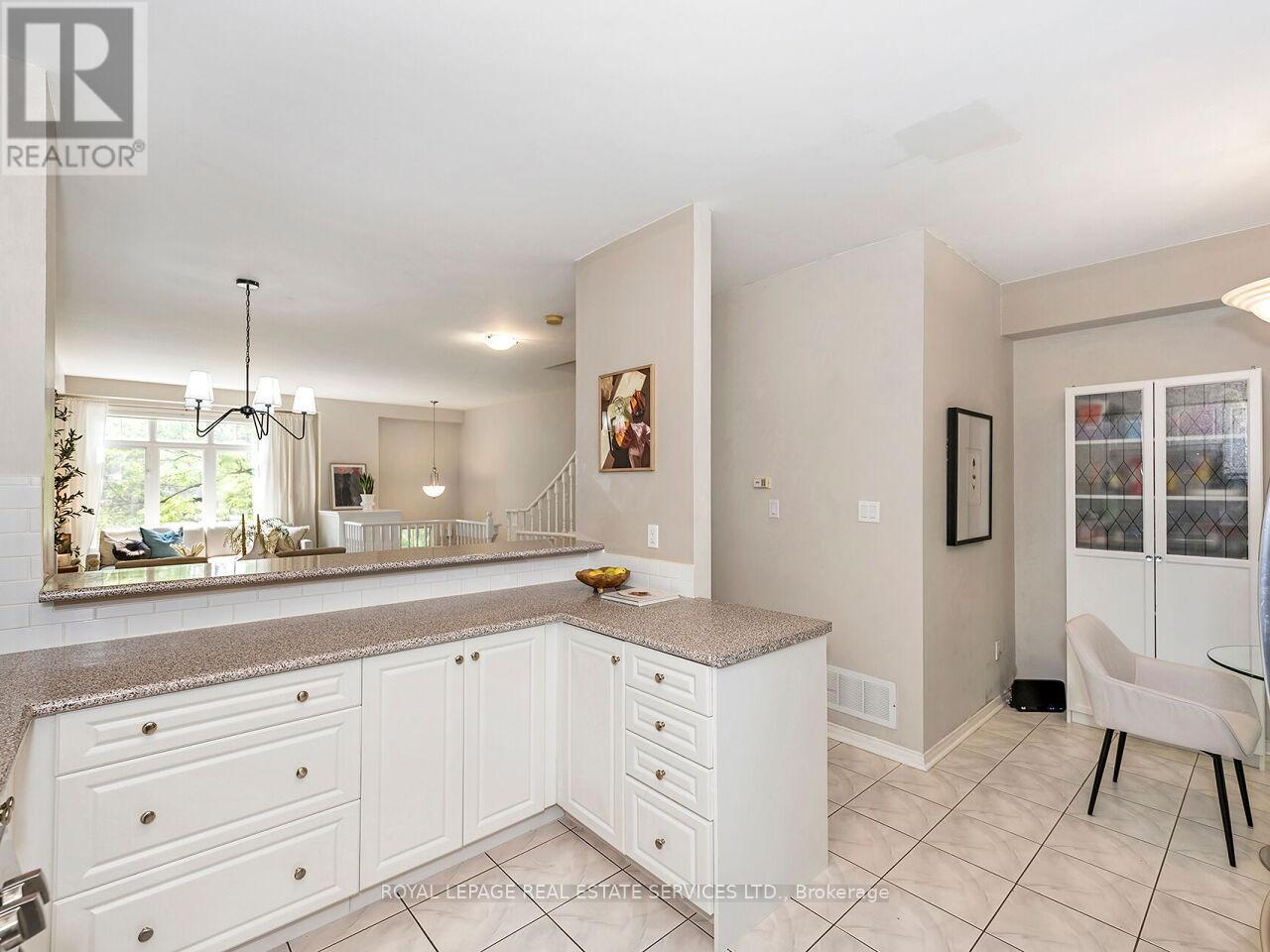 535 Oxford Street, Toronto, Ontario  M8Y 4H2 - Photo 14 - W12195921