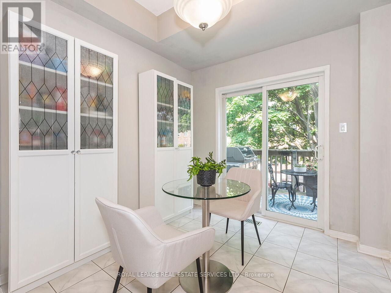 535 Oxford Street, Toronto, Ontario  M8Y 4H2 - Photo 17 - W12195921