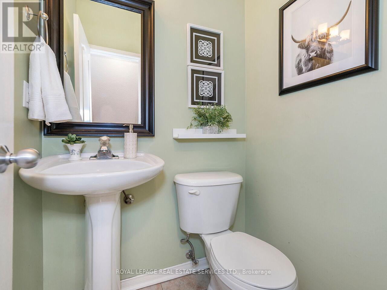 535 Oxford Street, Toronto, Ontario  M8Y 4H2 - Photo 19 - W12195921