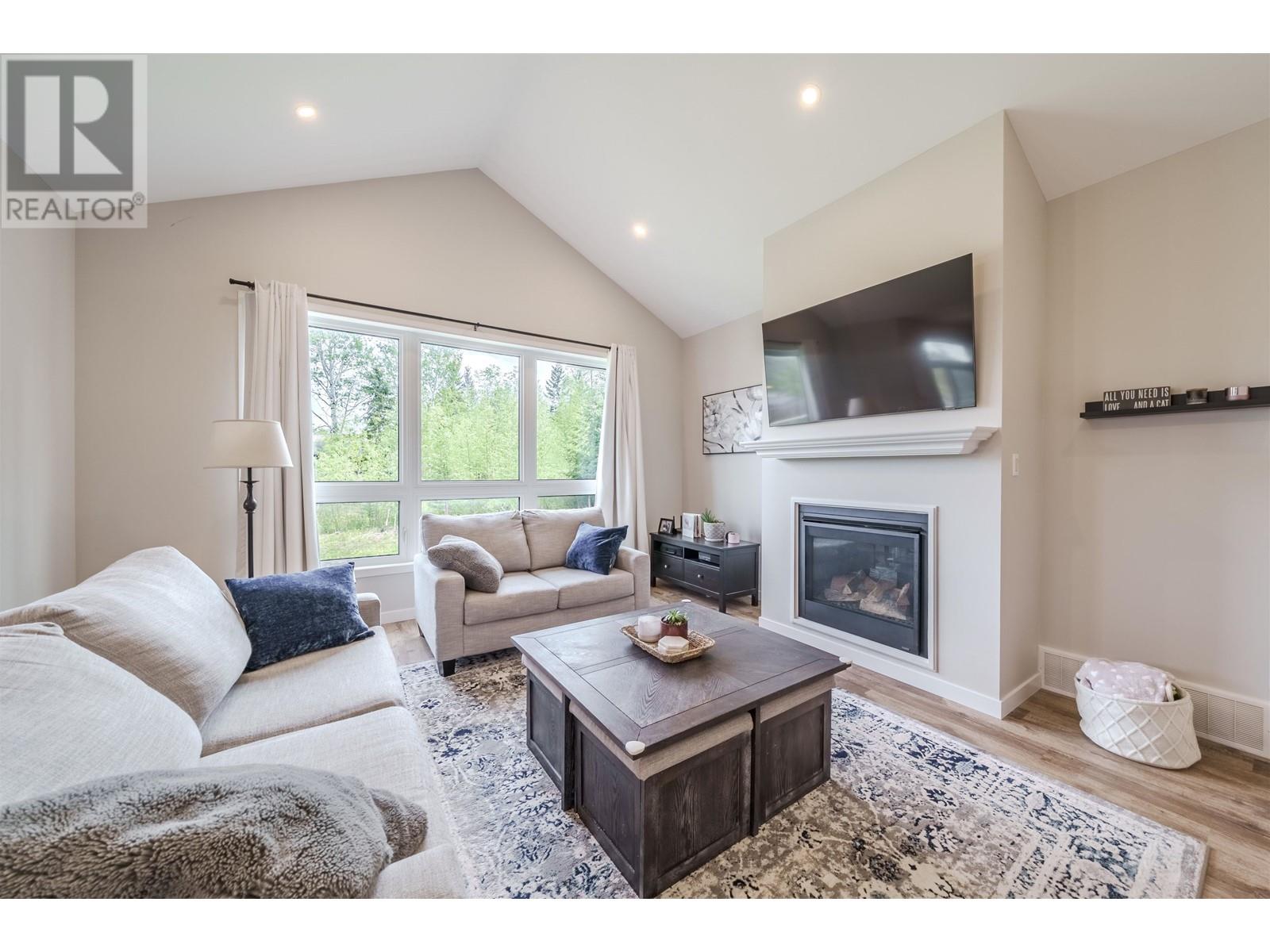 910 Spruce Place, 100 Mile House, British Columbia  V0K 2E0 - Photo 20 - R3011278