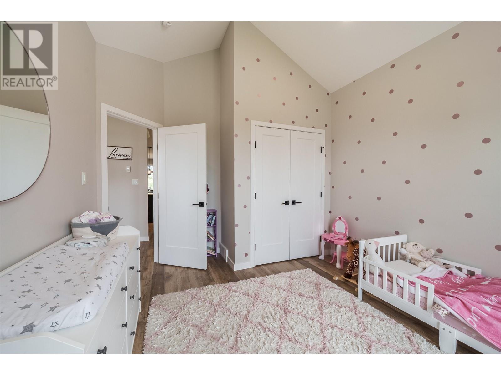 910 Spruce Place, 100 Mile House, British Columbia  V0K 2E0 - Photo 10 - R3011278