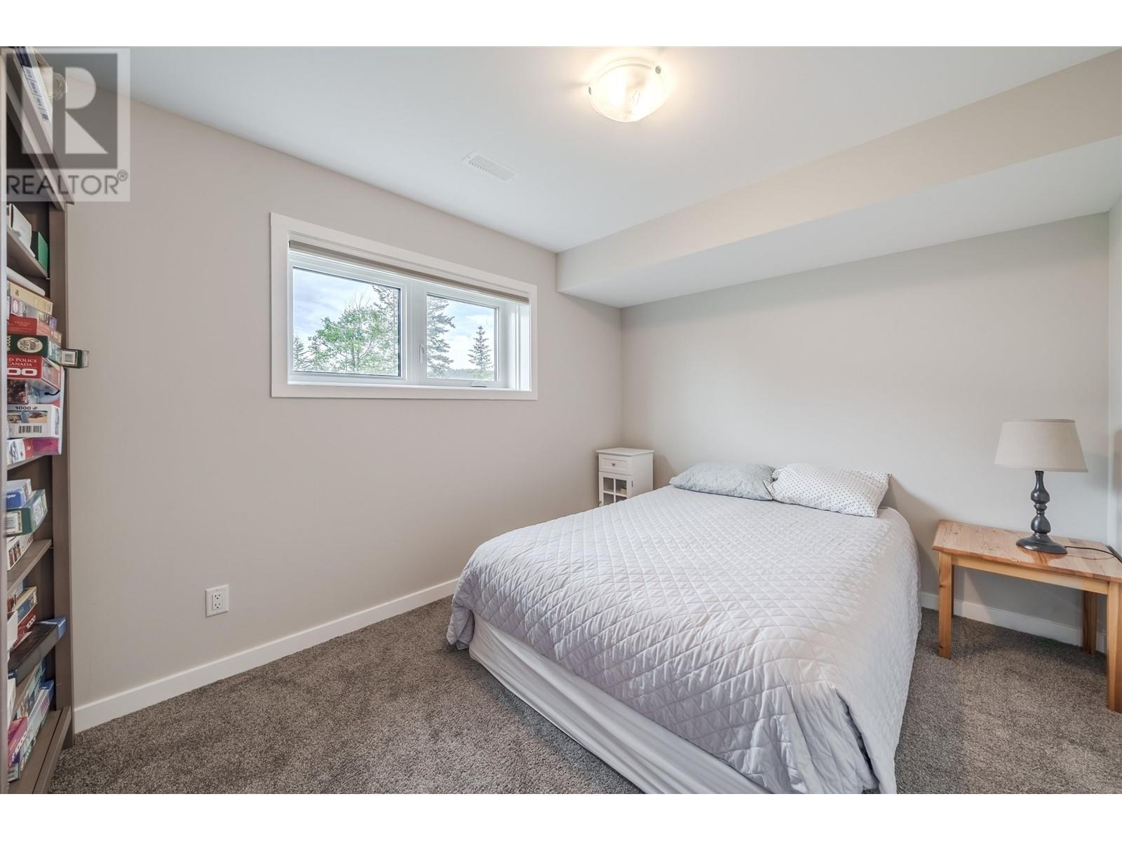 910 Spruce Place, 100 Mile House, British Columbia  V0K 2E0 - Photo 33 - R3011278