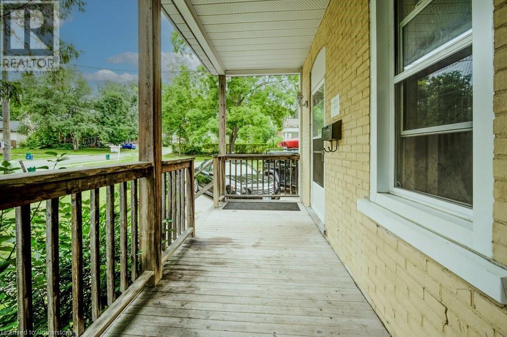 70 William Street W, Waterloo, Ontario  N2L 1J7 - Photo 3 - 40736703