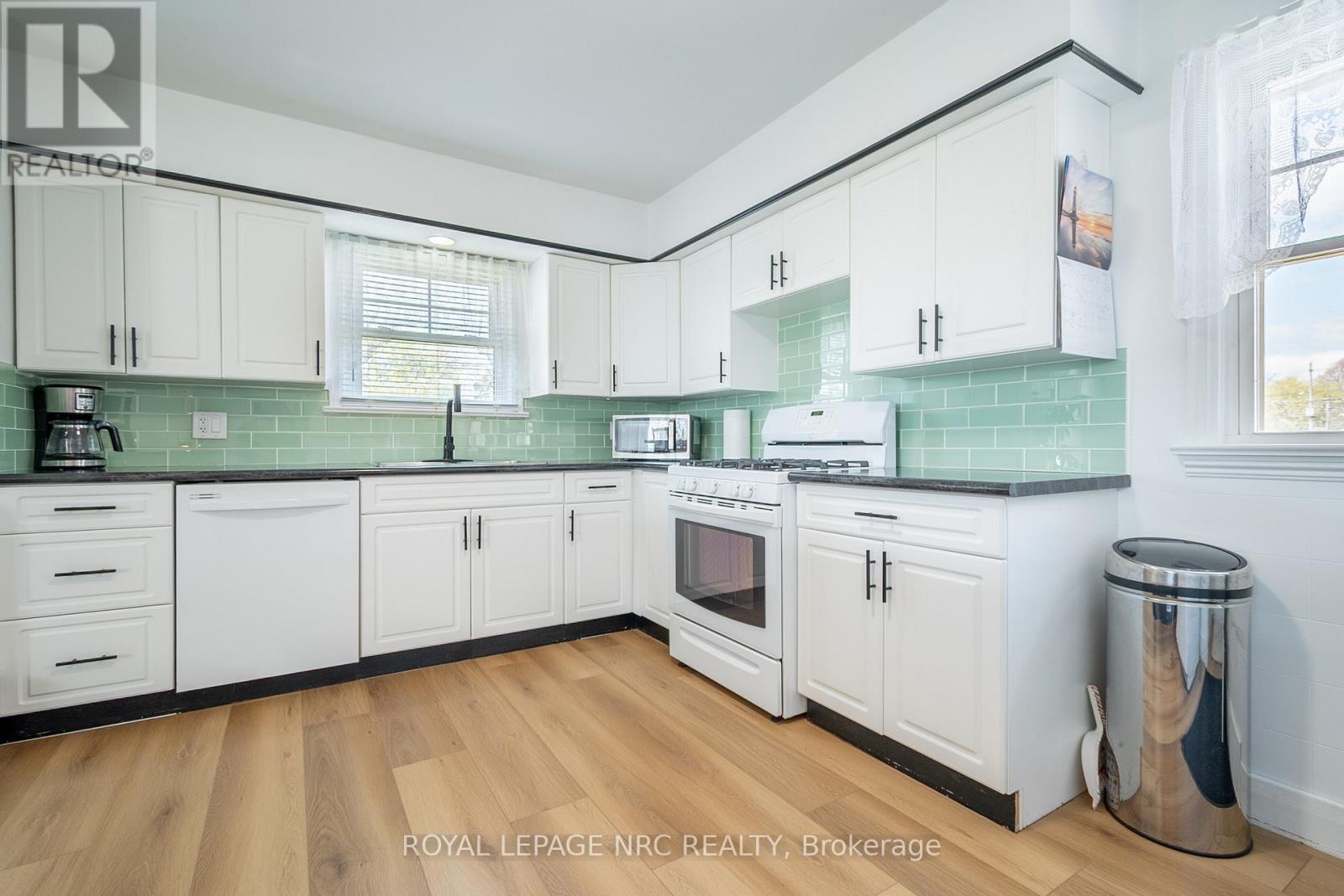 140 Erie Street, Port Colborne, Ontario  L3K 4M4 - Photo 15 - X12196049
