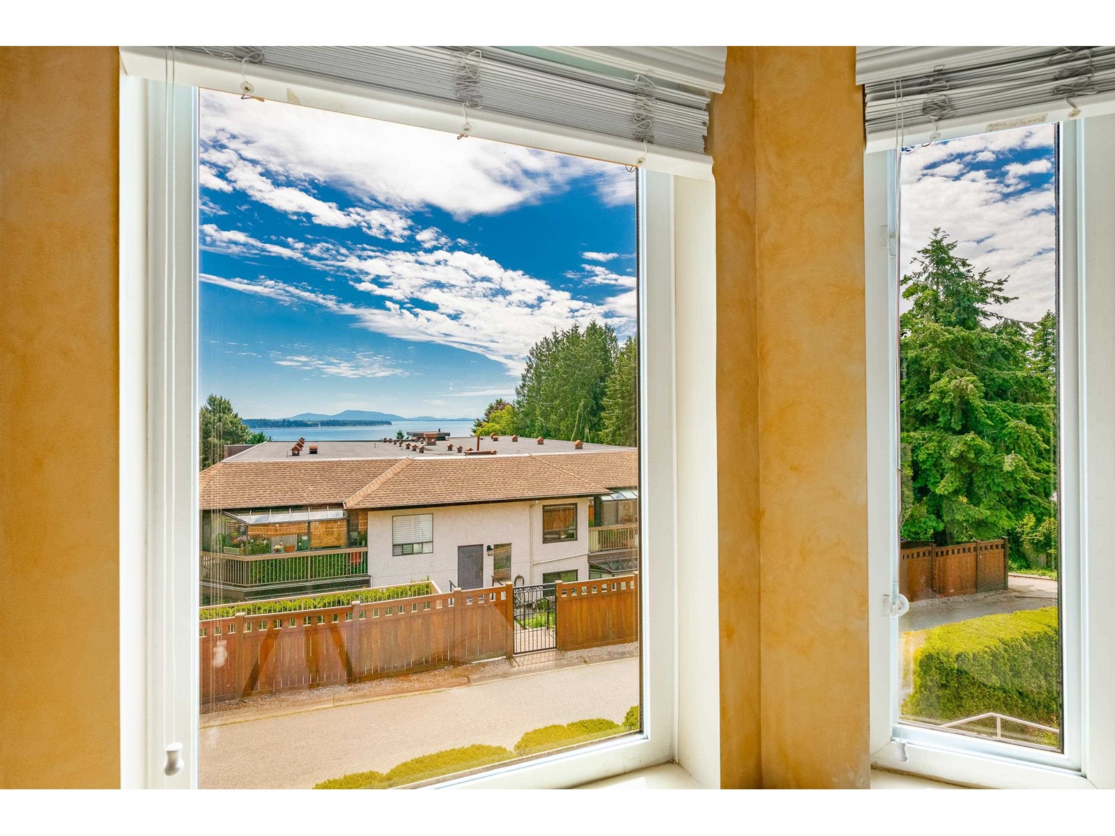 104 14934 Thrift Avenue, White Rock, British Columbia  V4B 2J9 - Photo 17 - R3011069