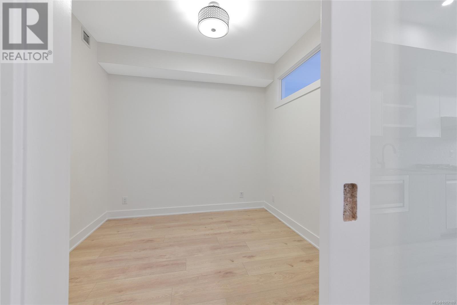 Property at 305 1114 Samar Cres image 5