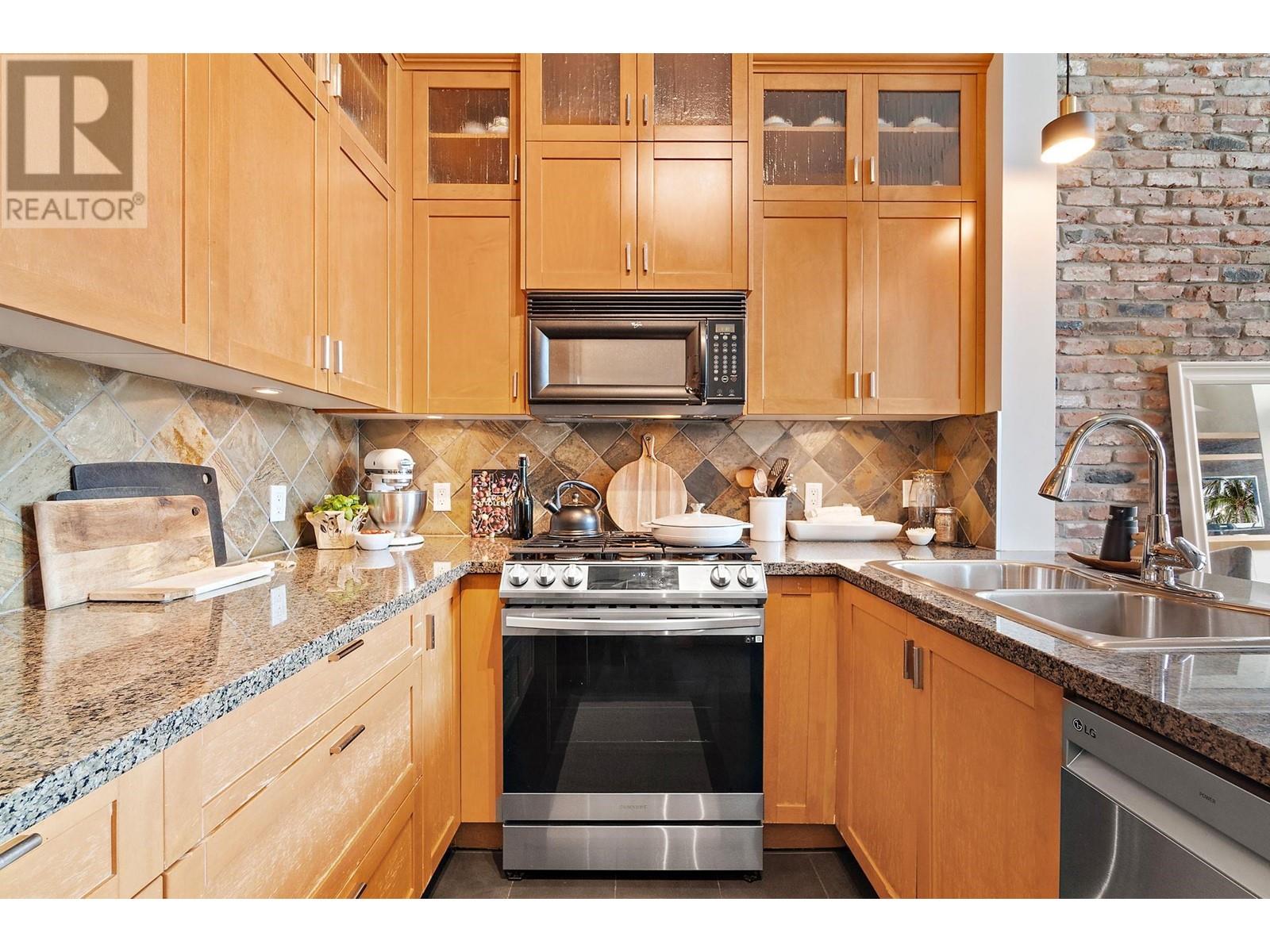 602 7 Rialto Court, New Westminster, British Columbia  V3M 7A8 - Photo 7 - R3011035