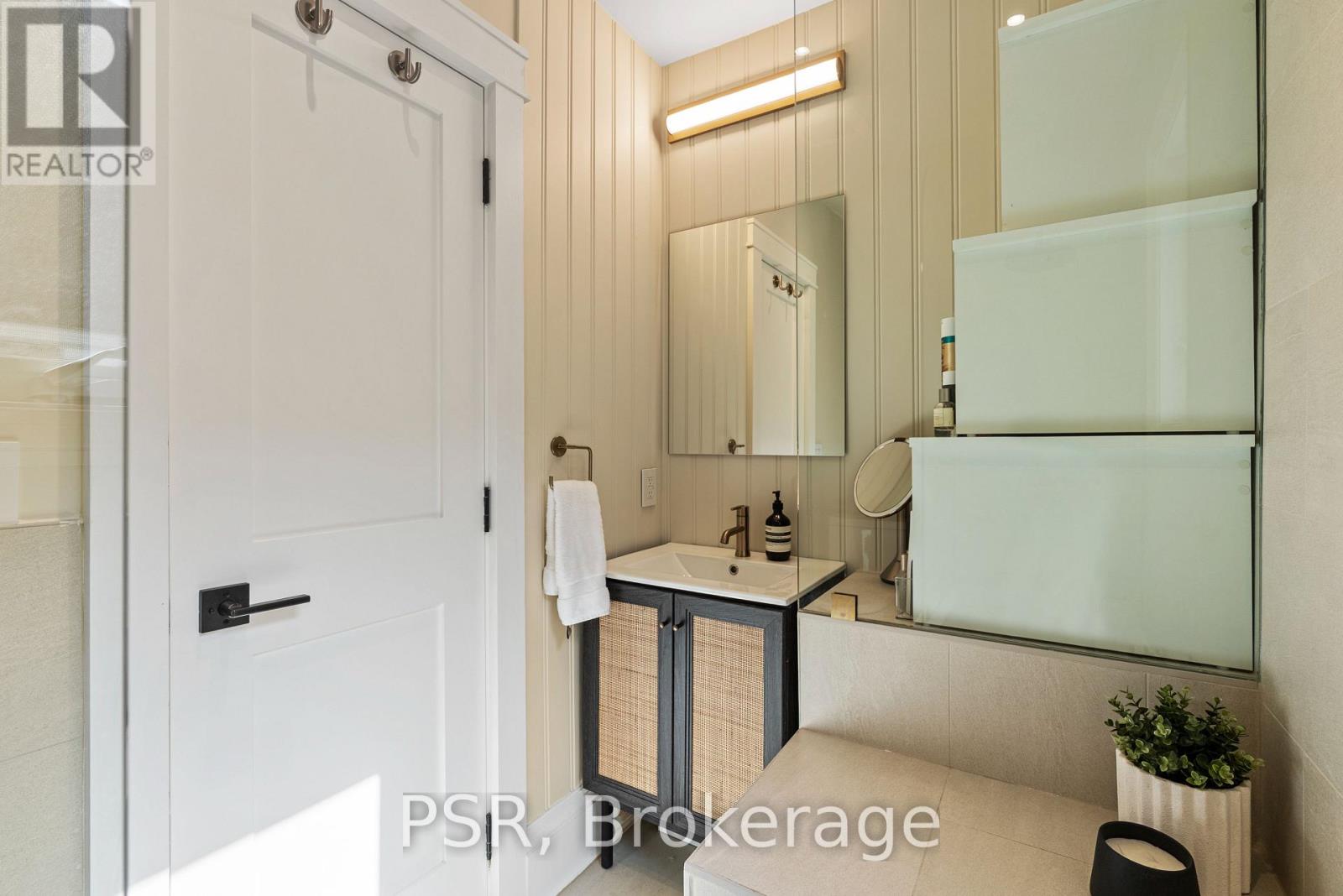 17 Allen Avenue, Toronto, Ontario  M4M 1T5 - Photo 25 - E12194634