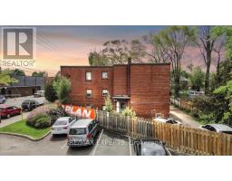1112 WESTON ROAD, Toronto, Ontario