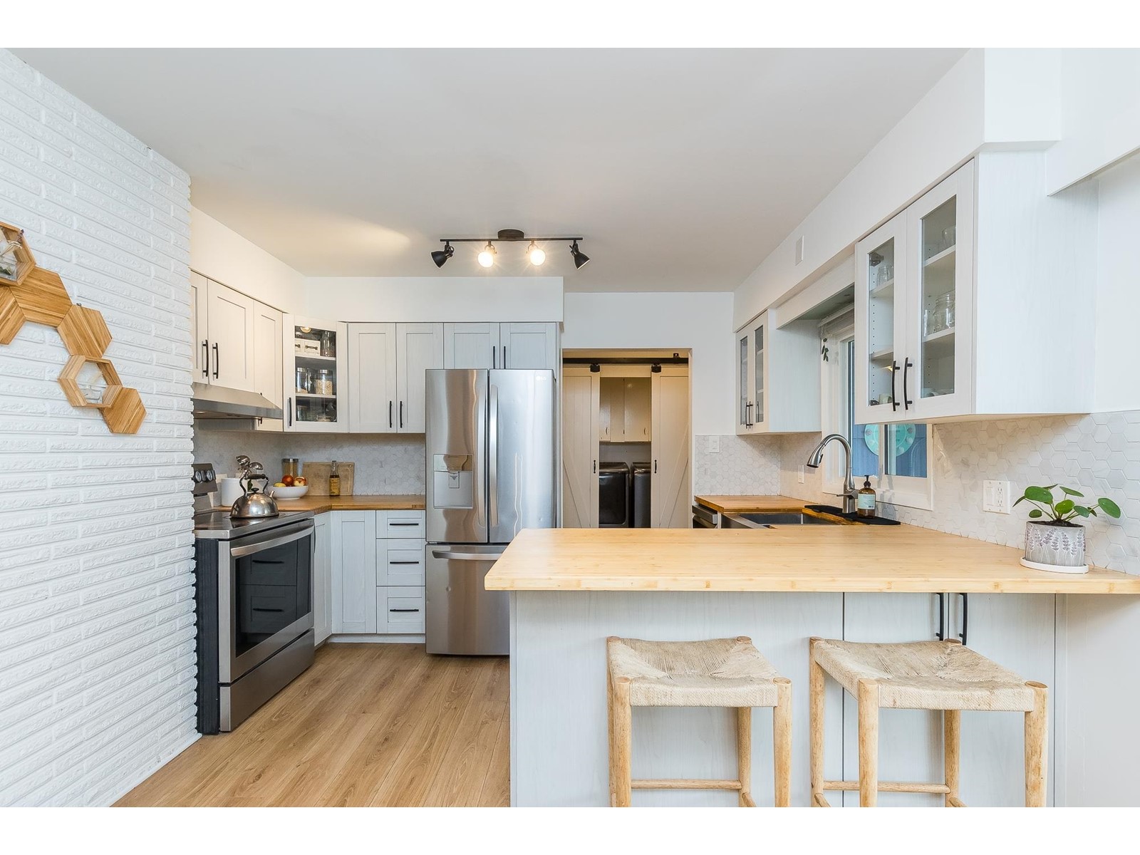 35042 Henry Avenue, Mission, British Columbia  V2V 6S5 - Photo 11 - R3010401