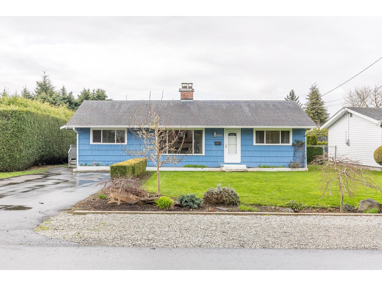 35042 Henry Avenue, Mission, British Columbia  V2V 6S5 - Photo 1 - R3010401