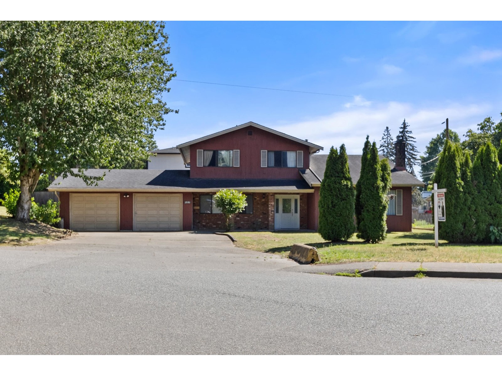 2551 Adelaide Street, Abbotsford, British Columbia  V2T 3L9 - Photo 1 - R3010638