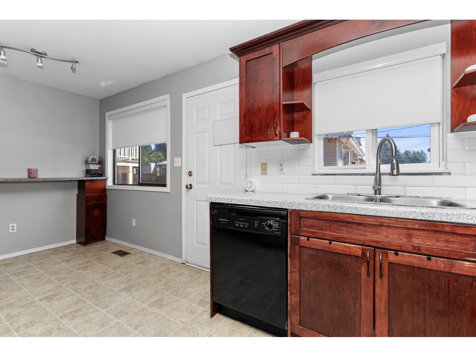 2551 Adelaide Street, Abbotsford, British Columbia  V2T 3L9 - Photo 12 - R3010638