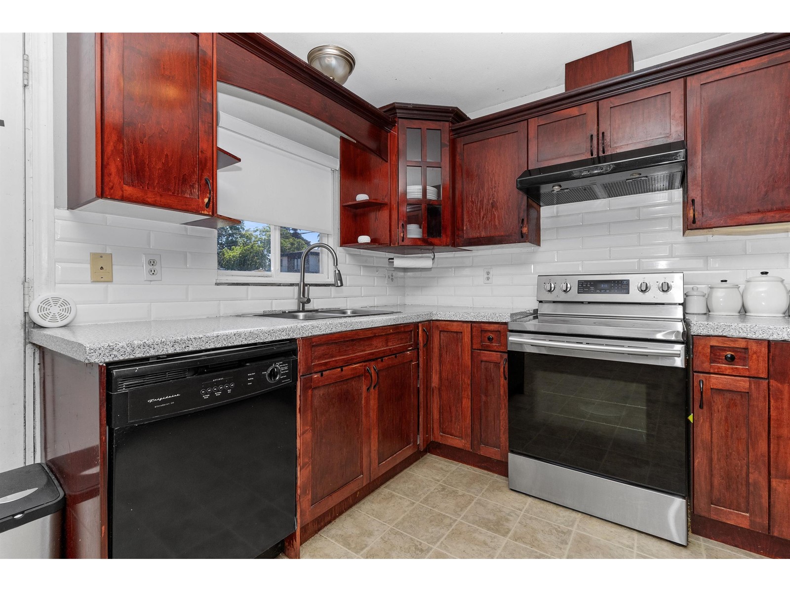 2551 Adelaide Street, Abbotsford, British Columbia  V2T 3L9 - Photo 8 - R3010638