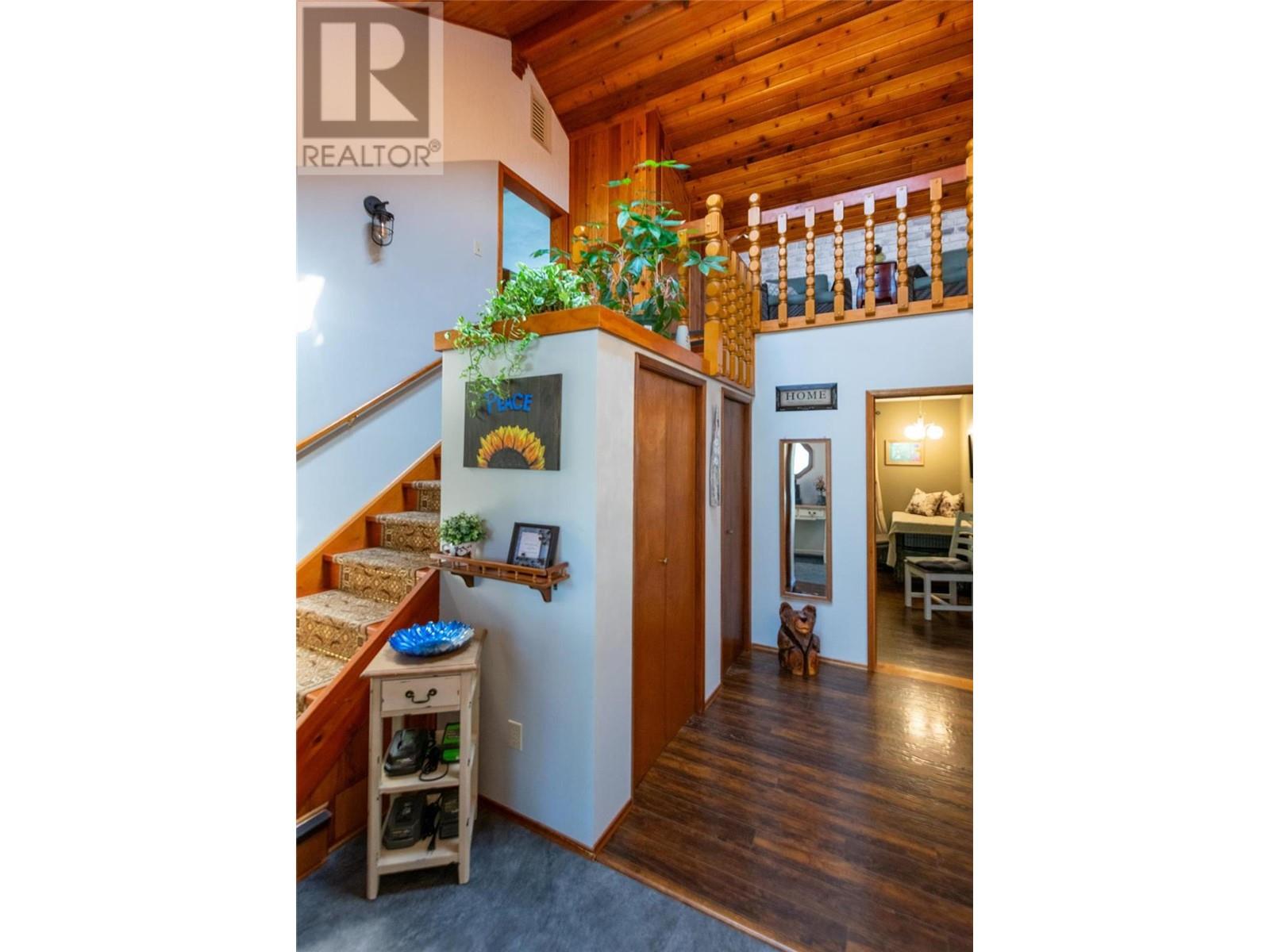 Property at 2464 Waverly Drive image 4