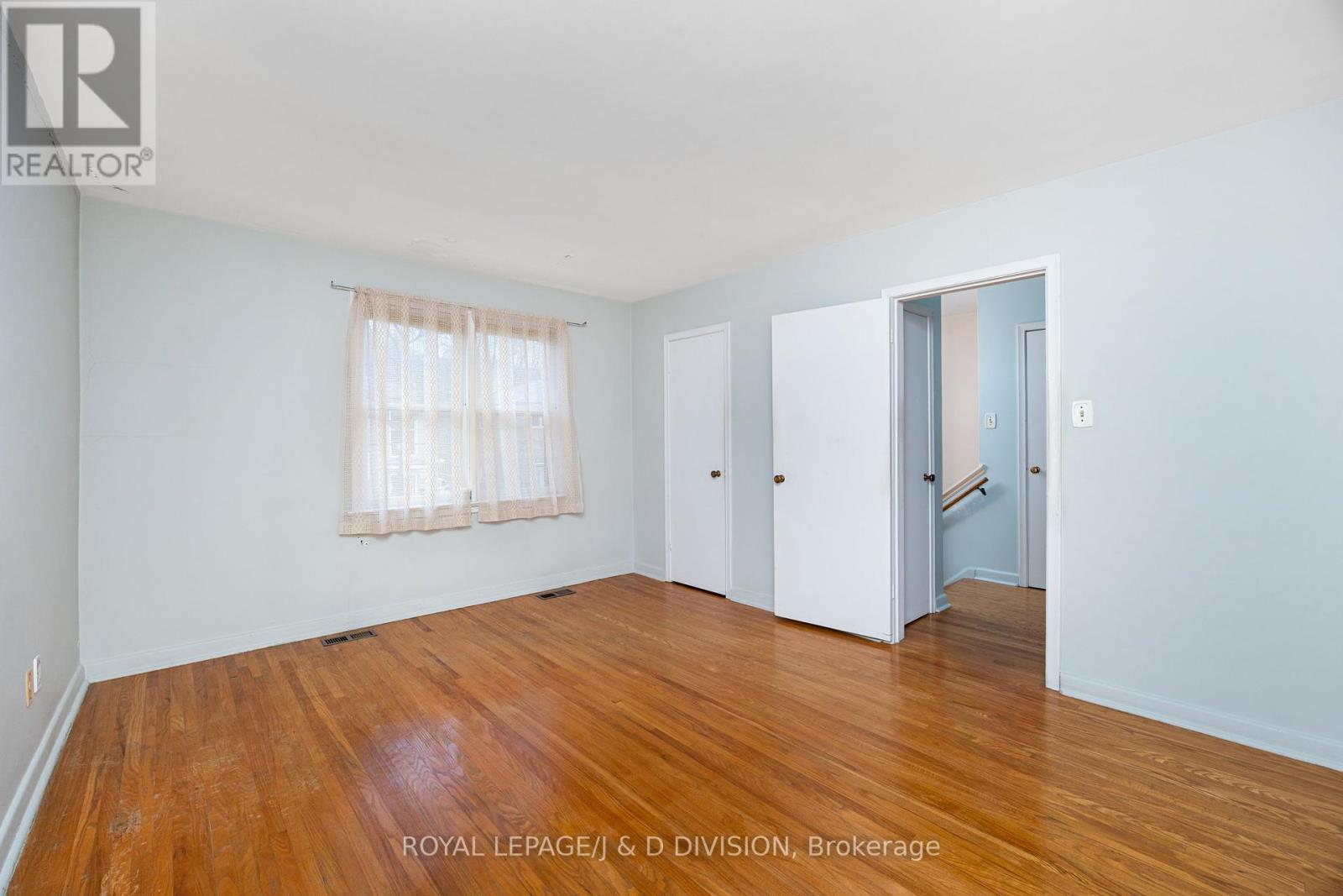 51 Edinborough Court, Toronto (Rockcliffe-Smythe), Ontario  M6N 2E9 - Photo 19 - W11976828