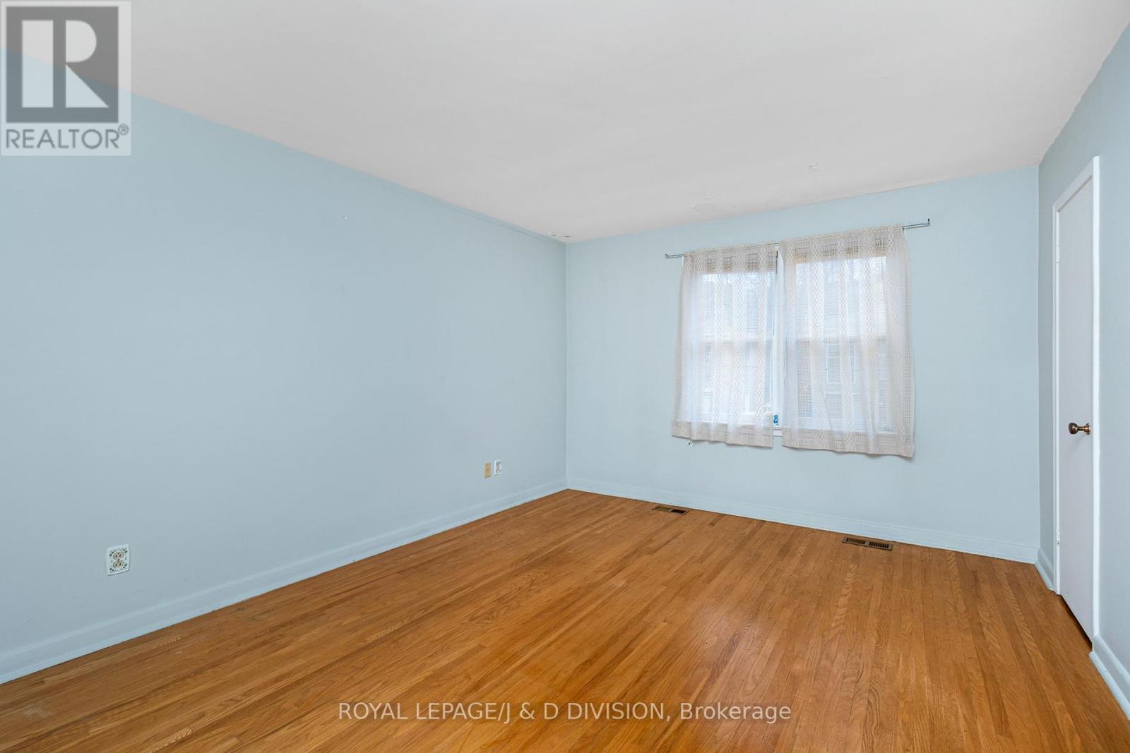 51 Edinborough Court, Toronto (Rockcliffe-Smythe), Ontario  M6N 2E9 - Photo 17 - W11976828
