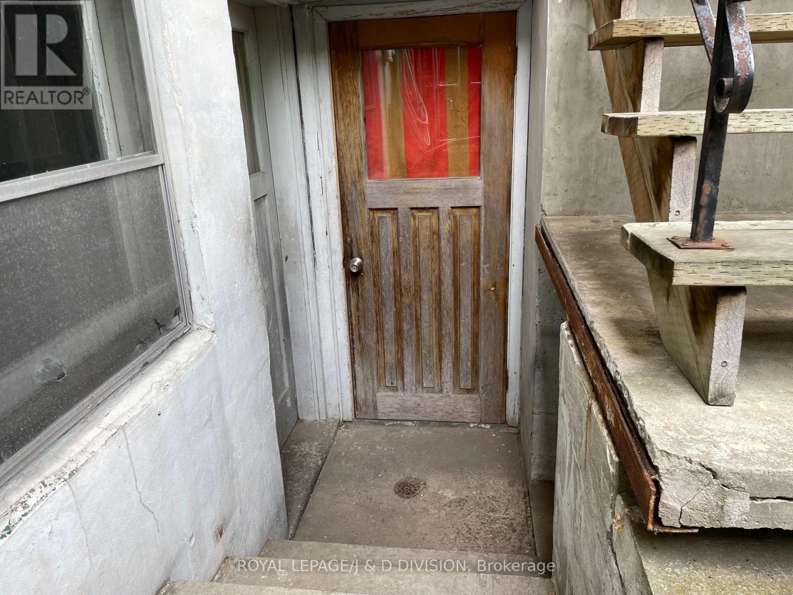 51 Edinborough Court, Toronto (Rockcliffe-Smythe), Ontario  M6N 2E9 - Photo 31 - W11976828