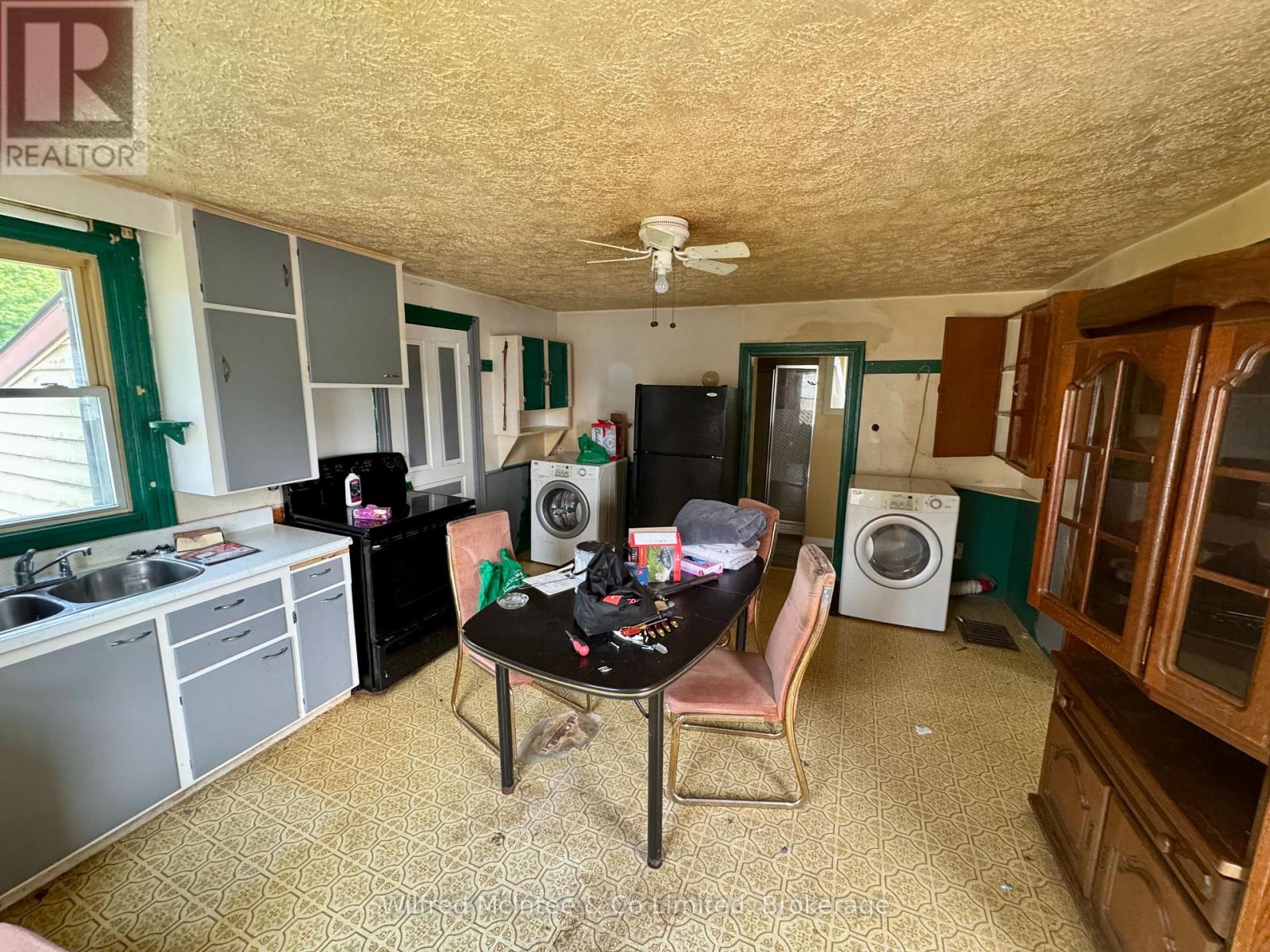 120 Ridout Street, Brockton, Ontario  N0G 2V0 - Photo 4 - X12196076