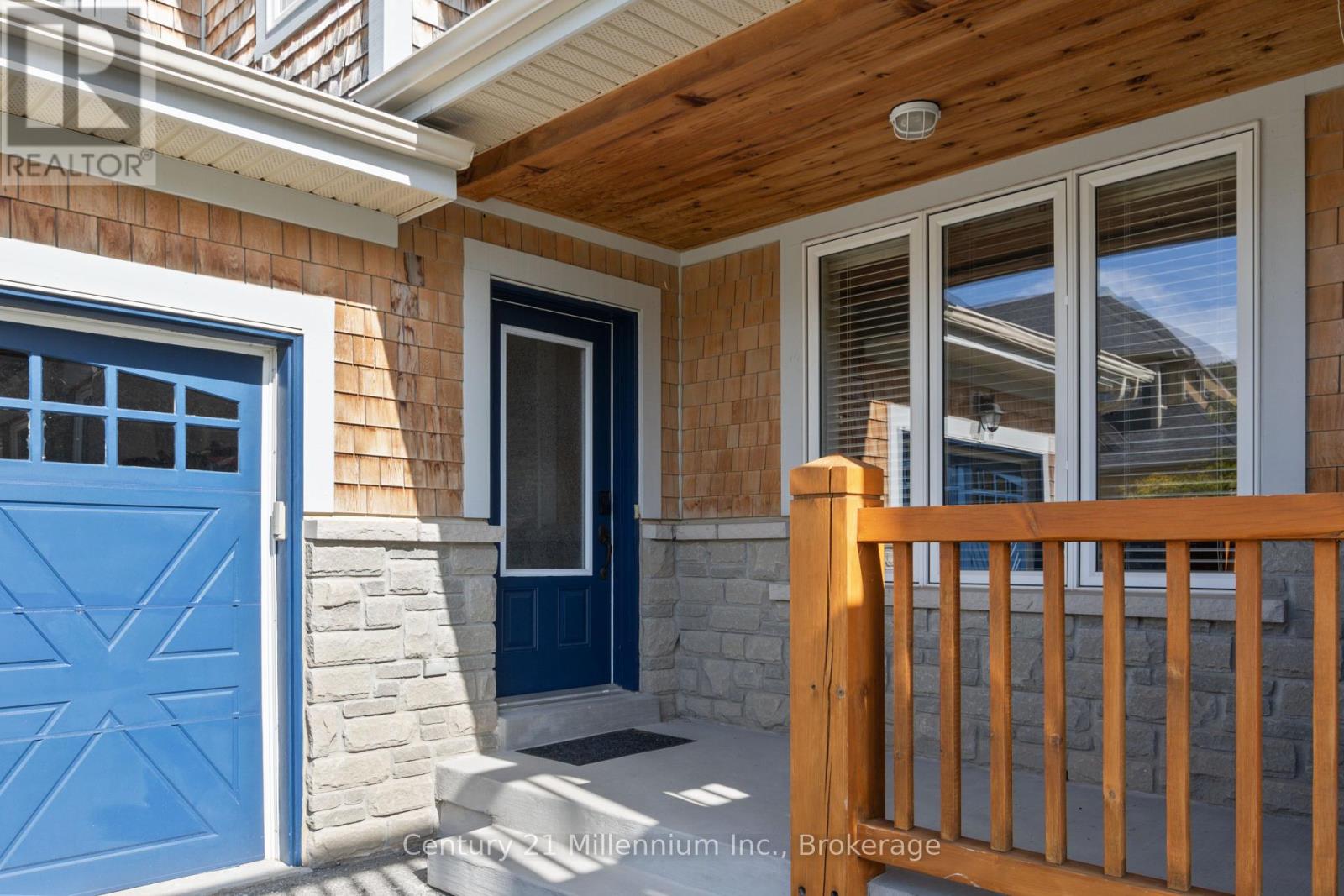 102 Comet Lane, Blue Mountains, Ontario  L9Y 0B8 - Photo 3 - X12196079