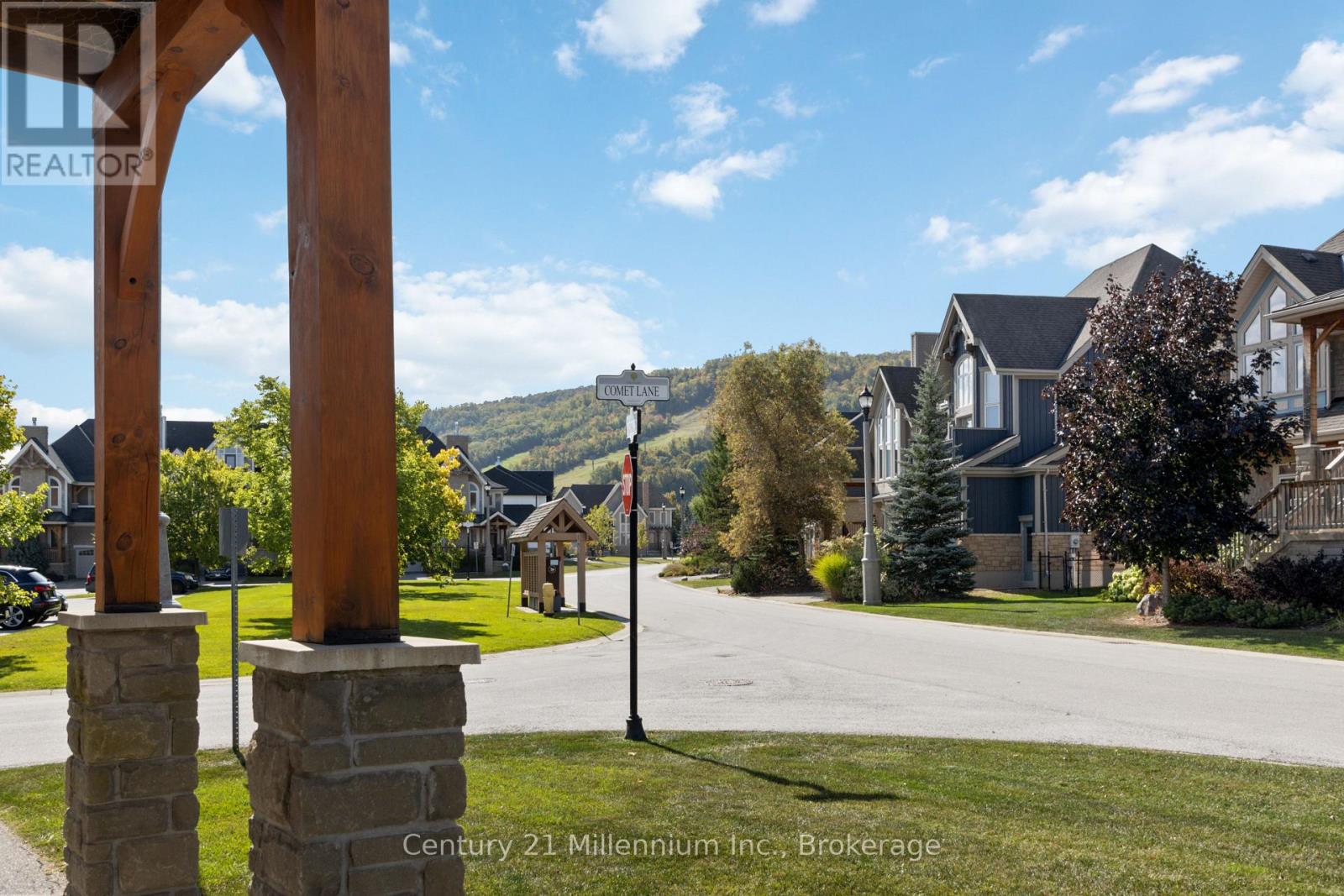 102 Comet Lane, Blue Mountains, Ontario  L9Y 0B8 - Photo 4 - X12196079