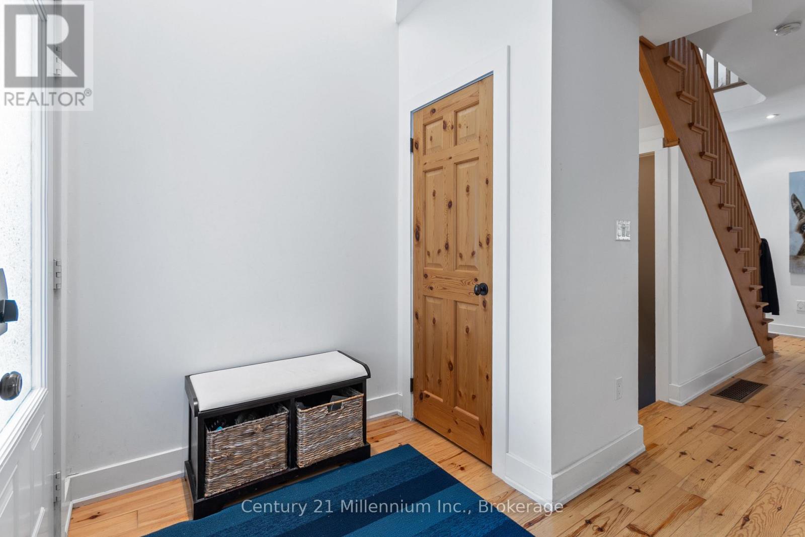 102 Comet Lane, Blue Mountains, Ontario  L9Y 0B8 - Photo 5 - X12196079