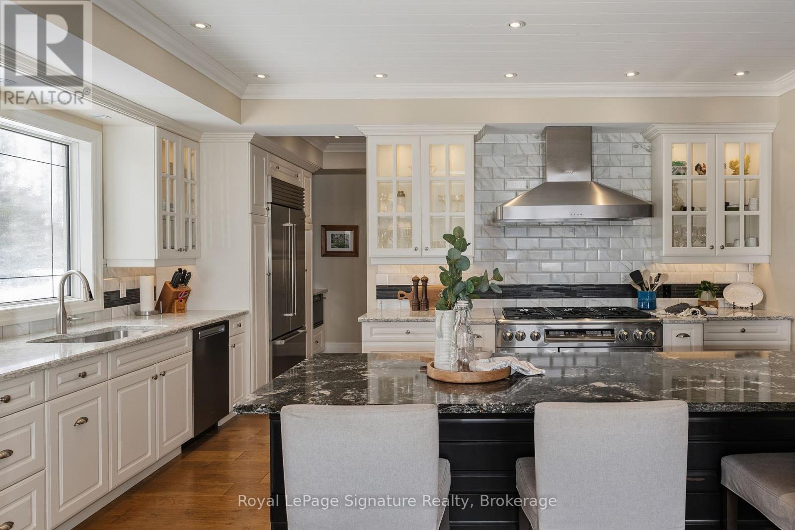 149 East Ridge Drive, Blue Mountains, Ontario  N0H 2P0 - Photo 12 - X12196080