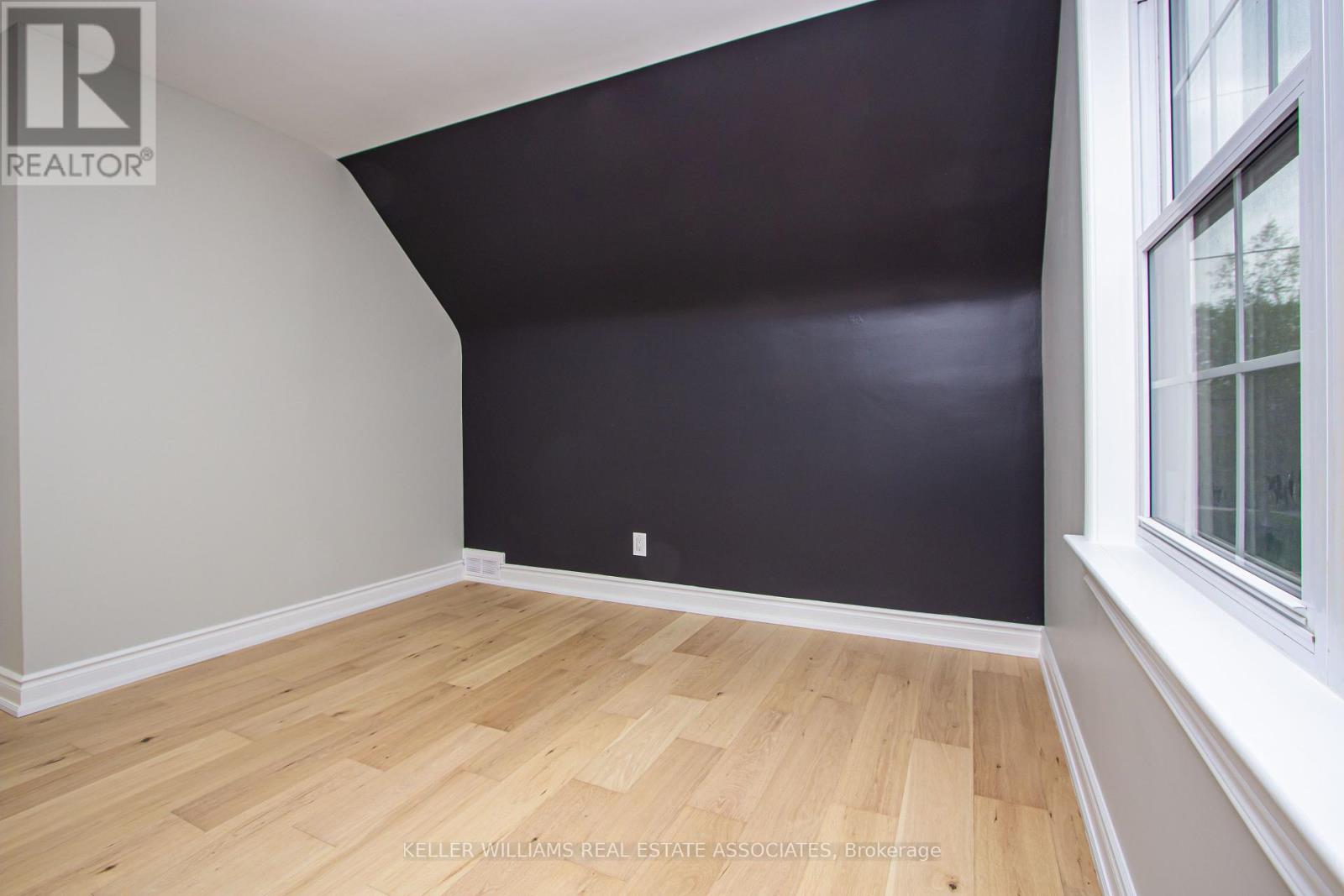 Upper Level - 1375 Applewood Road, Mississauga (Lakeview), Ontario  L5E 2L9 - Photo 19 - W12194283