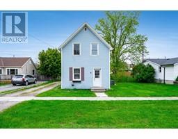 31 CHESTNUT STREET, Wheatley, Ontario