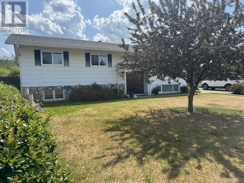Property at 8005 94 Street image 2