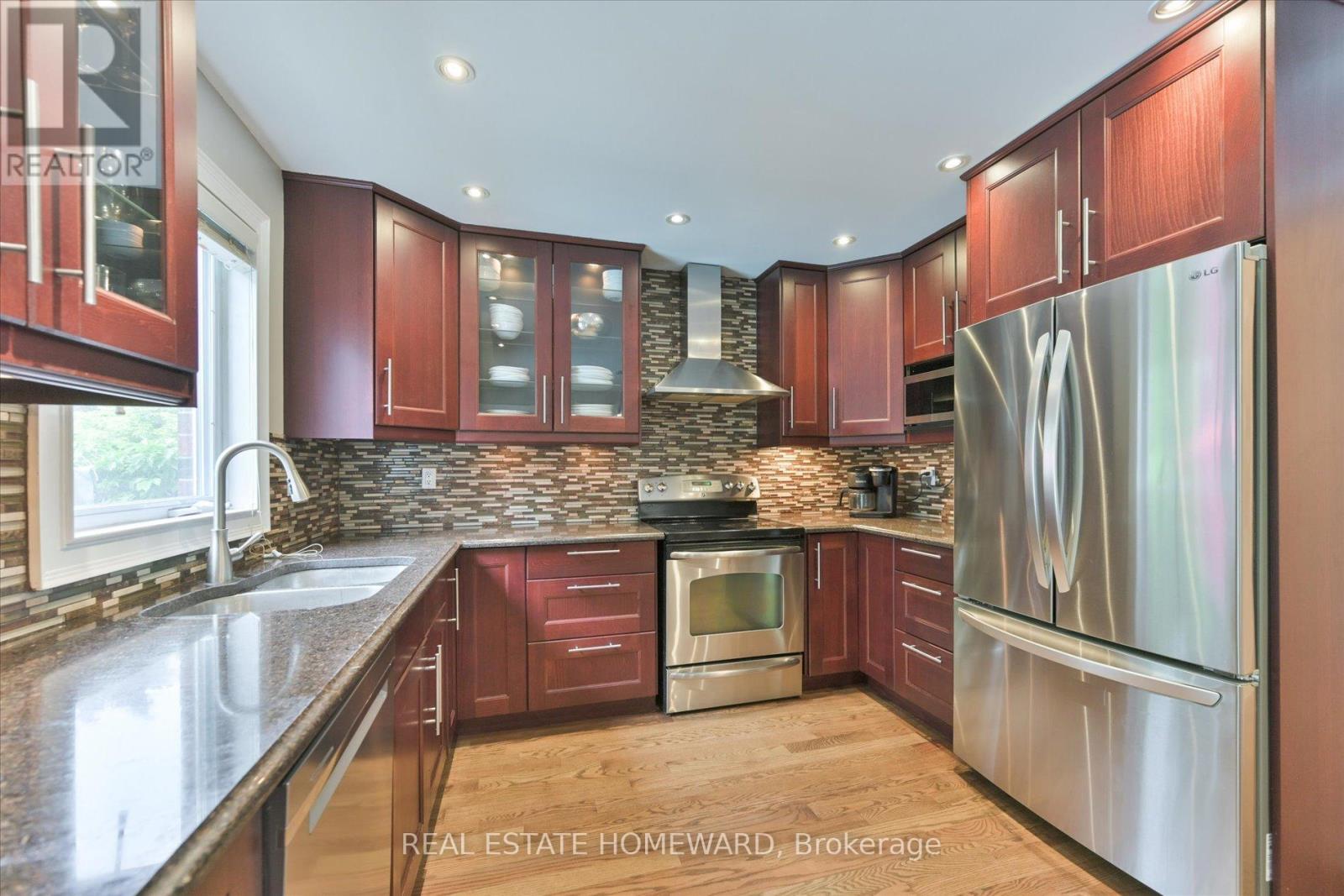 1221 Grandview Drive, Oakville, Ontario  L6H 4Z2 - Photo 13 - W12183426