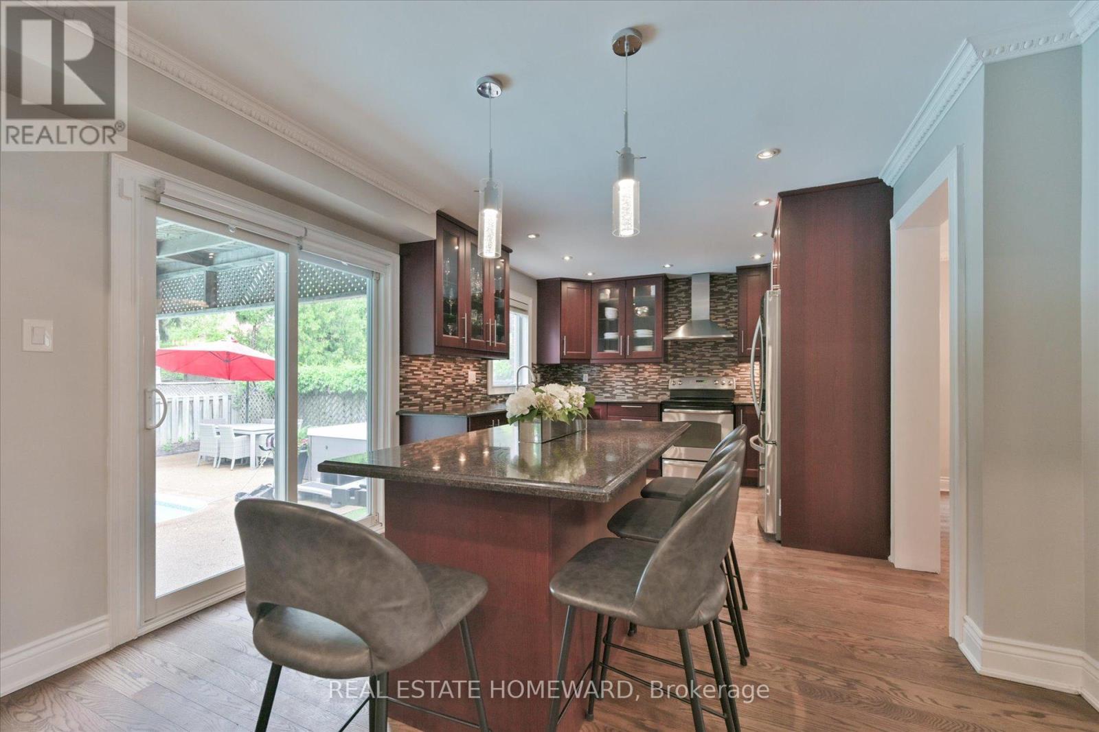 1221 Grandview Drive, Oakville, Ontario  L6H 4Z2 - Photo 11 - W12183426