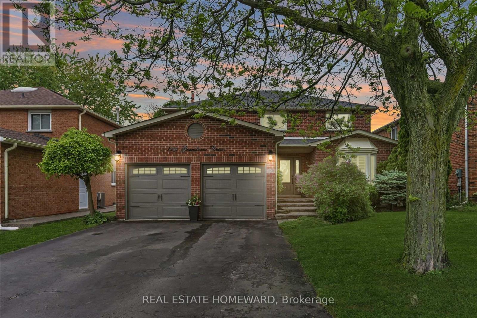 1221 Grandview Drive, Oakville, Ontario  L6H 4Z2 - Photo 1 - W12183426