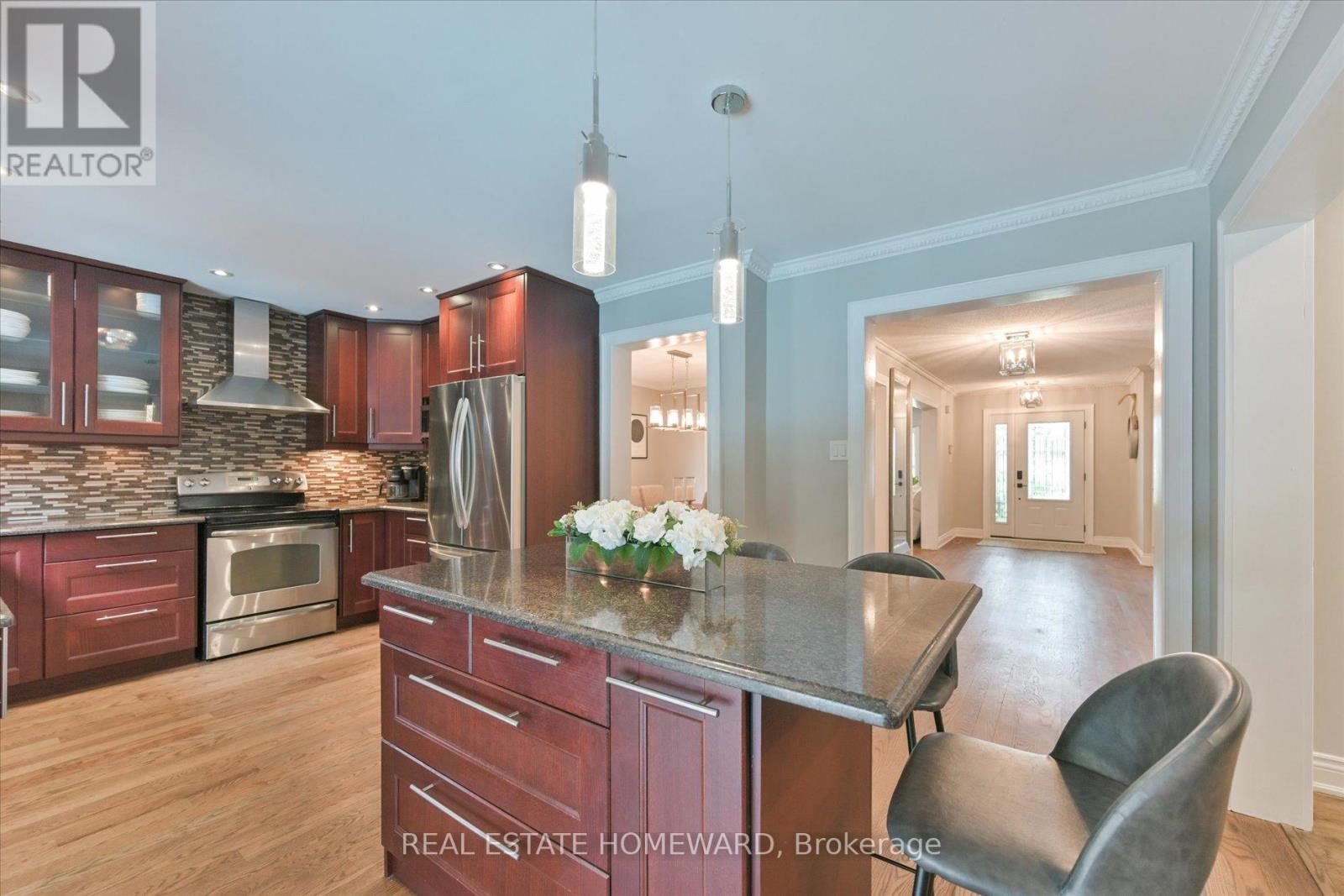 1221 Grandview Drive, Oakville, Ontario  L6H 4Z2 - Photo 12 - W12183426